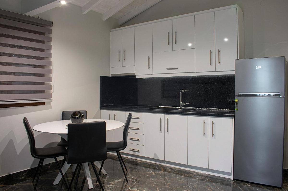 וורוורו Stamos Apartments And Studios חדר תמונה